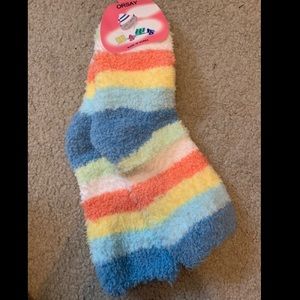4 Pairs of Fuzzy Socks! NWT